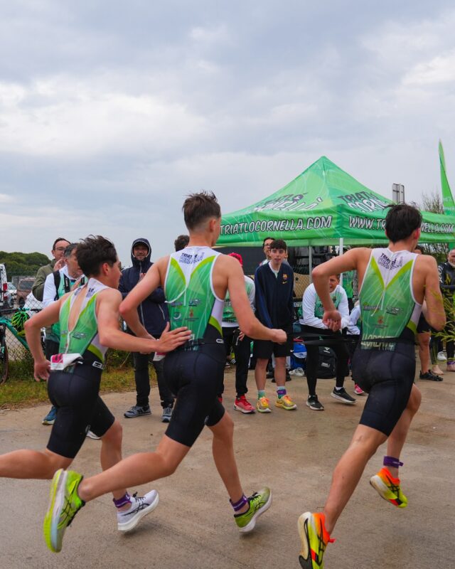 🏊🏼🚴🏽🏃🏻 TRIATLÓ DEL PRAT PER EQUIPS - JOVES 💚

La primera prueba de liga catalana @fedcattriatlo era la Contrarreloj por Equipos del Prat, que también acogía la modalidad JOVE, para categorías infantil, cadete y juvenil, siendo una de las más especiales y bonitas de ver y vivir por ell@s 🤩

Presentamos cuatro auténticos equipazos, que completaros los absolutos con un total de 1️⃣0️⃣ equipos CTC. Brutal representación 💪🏼💚

Los equipos estuvieron compuestos por:

🥈 EQUIPO MASCULINO:
- David Llorente
- Asier Oviedo
- Markel Montilla

🥉 EQUIPO FEMENINO:
- Adriana Hernandez
- Daniela Estornell
- Joana Durán 
- Inés Escribano

🏅 EQUIPO MIXTO:
- Martina Borrallo
- Lucia Durán
- Darius Muntuanu
- Asier Casero
- Arnau Del Campo

🏅 EQUIPO MASCULINO:
- Gerard Duro
- Guillem Moreno
- Huw Sanz

#SOMCTC💚

🌟Amb el suport de:
@eninterascensores
@montajesmares 
@ortizbarrestaurante
@ramongrafic
@esportscornella
@aj.cornella

✊🏼 I els nostres col·laboradors:
@tall_a_tall
@_qualityride_
@cuida.tterapias 
@windoor_barcelona_pro
@zone3spain
@labsportsalud 
@espaielevat 
@ruedasrothar